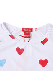 Camiseta con estampado de corazones desteñidos