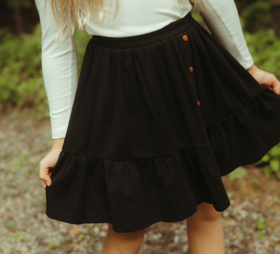 Low Cut Skirt - Black