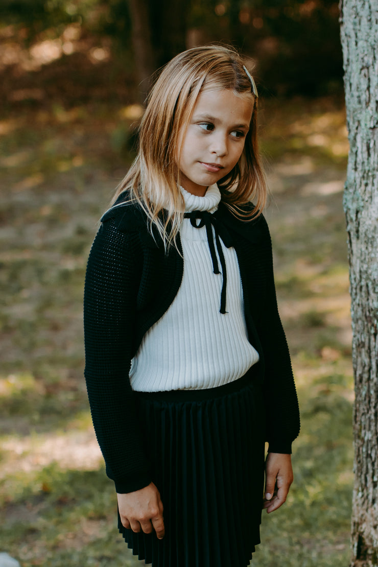 Cardigan Scallop Collar Sweater - Black