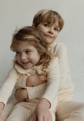 Conjunto de cuello con volantes para niña